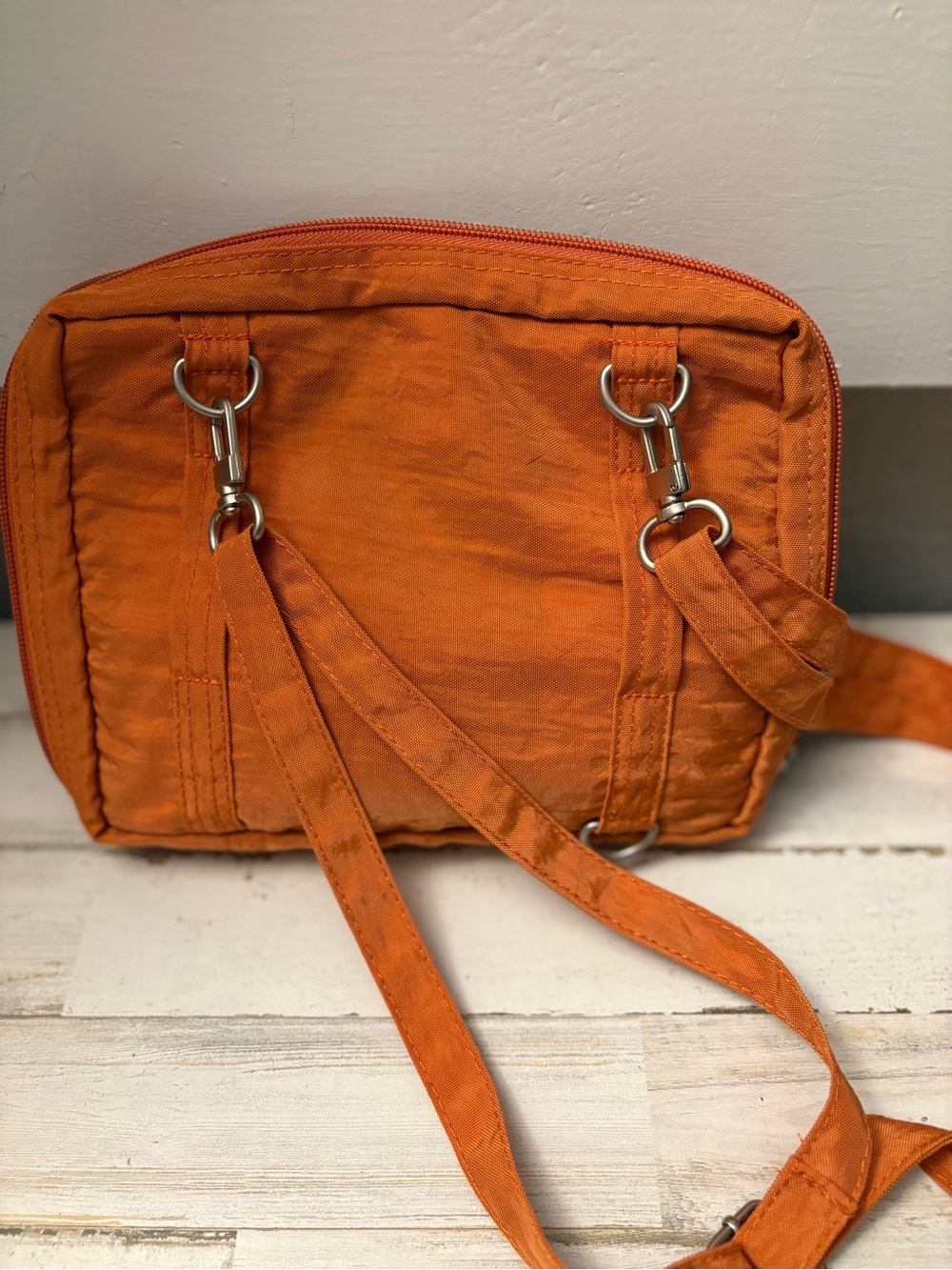 Baggallini Orange Lightweight Crossbody Bag - Picture 4 of 4